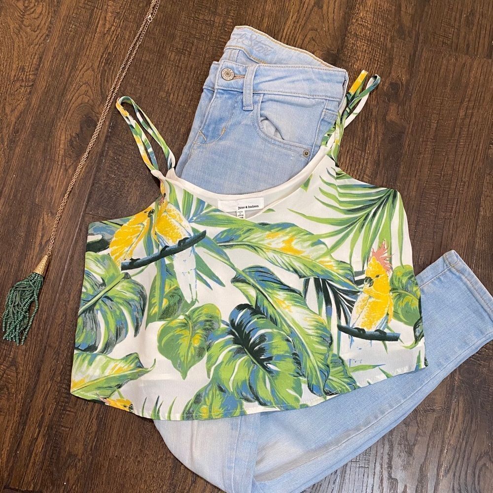 June and Hudson tropical parrot crop top 🦜